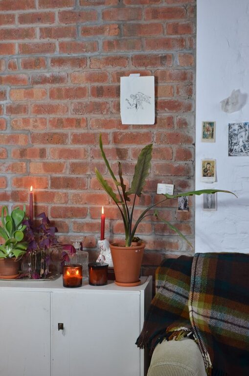 Simple Tips for Creating a Cozy and Inviting Home Atmosphere